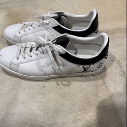 louis vuitton size 12 worn once