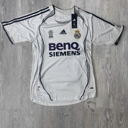 Real Madrid Home Retro Soccer Jersey 06/07 