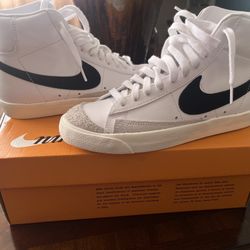 Nike BlazerMid ‘77 vntg