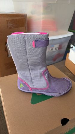 Plea girl boot 2