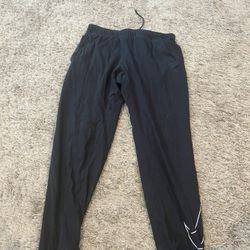 men’s nike joggers 