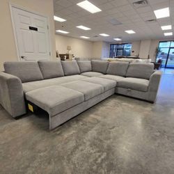 New Thomasville Caler Sleeper Sectional w/ Storage