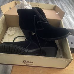 Boots Size 9M 