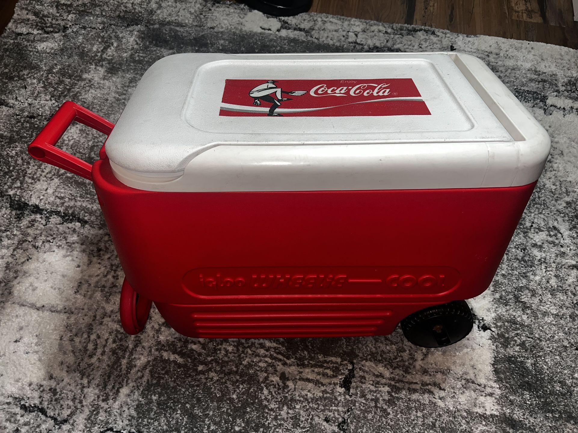 Coca Cola x Igloo Baseball Wheelie Rolling Ice Chest Cooler Vintage