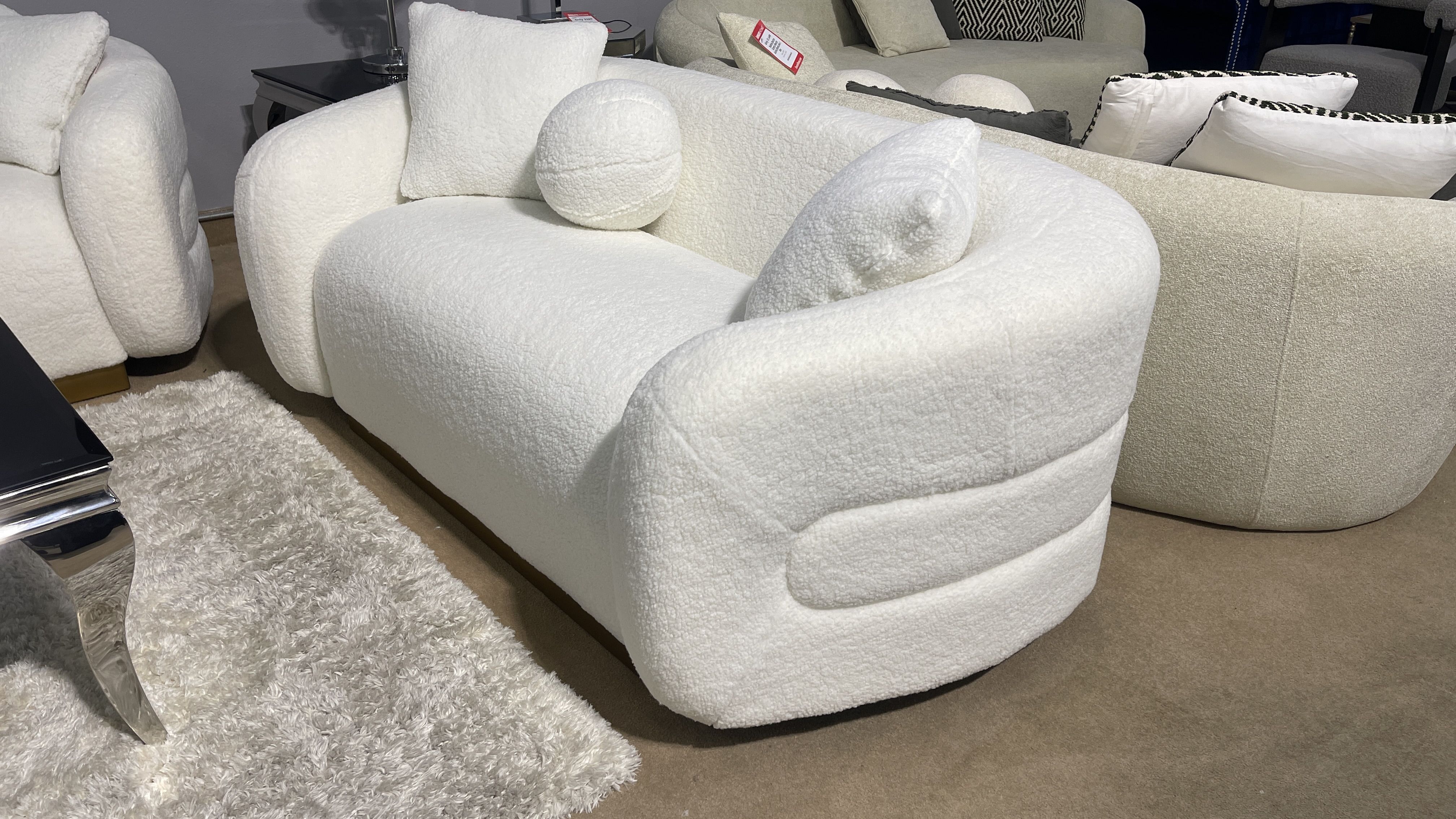 White Boucle Teddy Sherpa Sofa / Sofá Cómodo