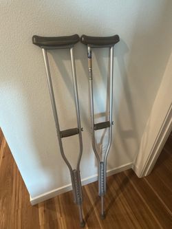 Adjustable Aluminum Crutches Pair