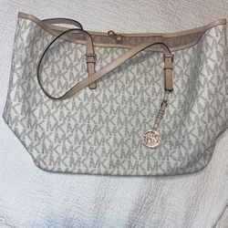 Michael Kors Travel Jet Set Zip Tote Bag Purse