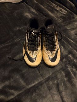 Nike shoes size 3.5 yrs