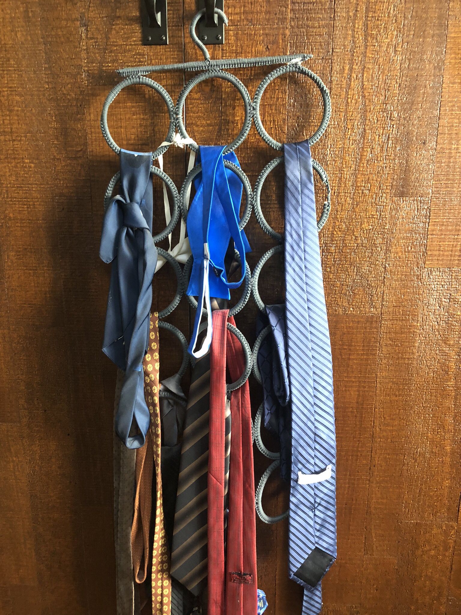 Scarf-Tie Hanger