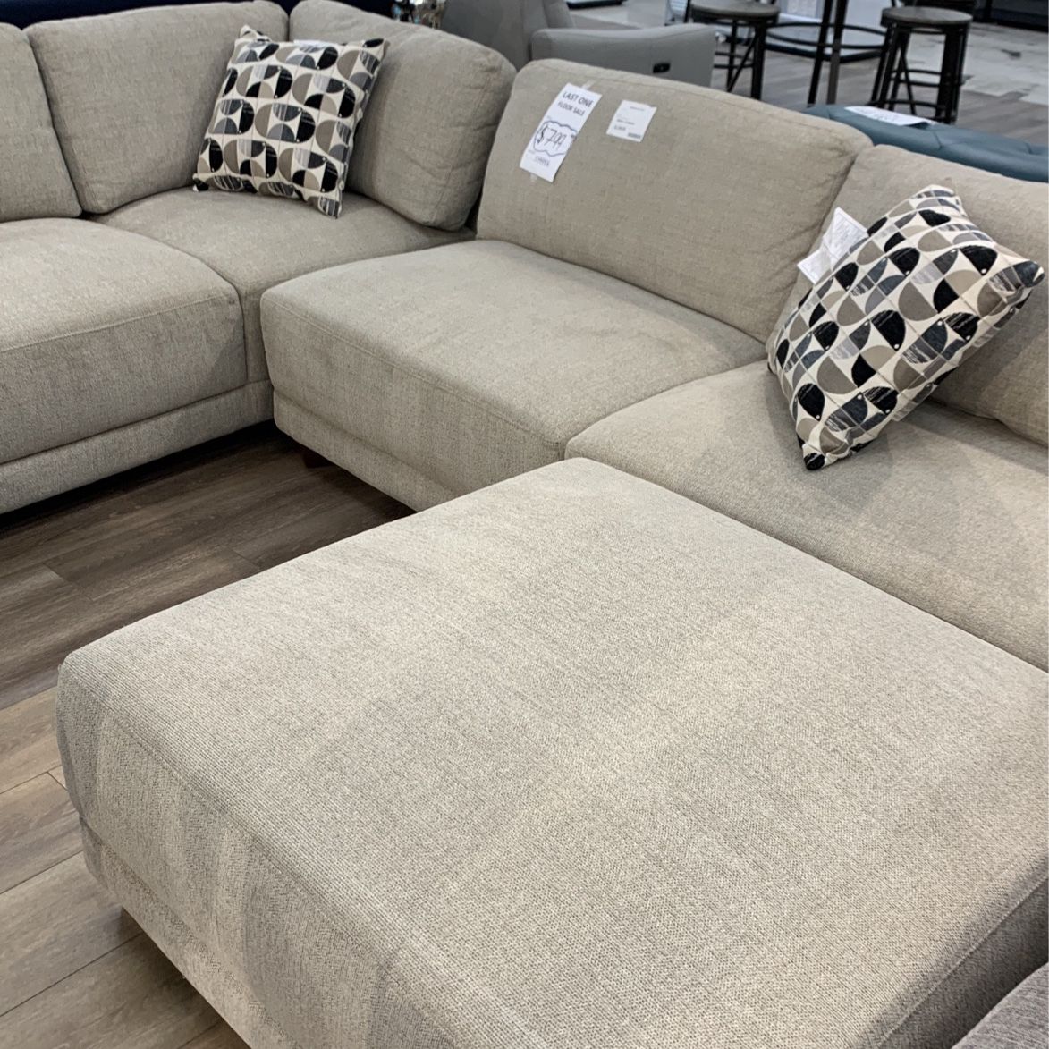 Maycen Fabric Sectional 