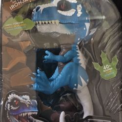 Dinosaur Fingerlings T-Rex