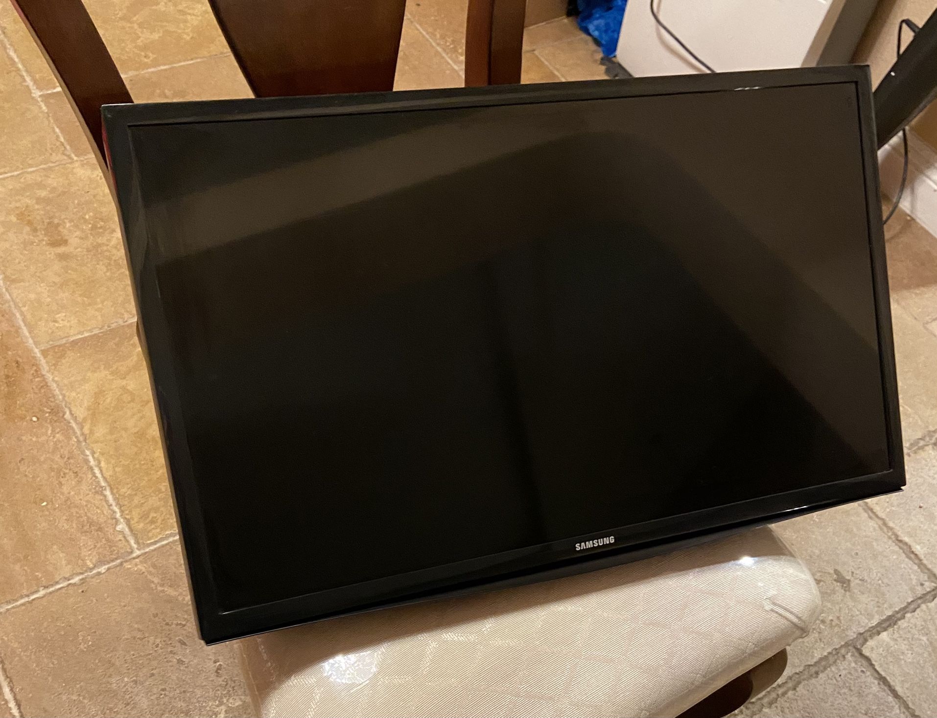 Samsung un28h4000 28-inch 720p LED TV