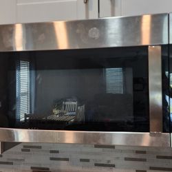 GE Microwave ( Loose Door)