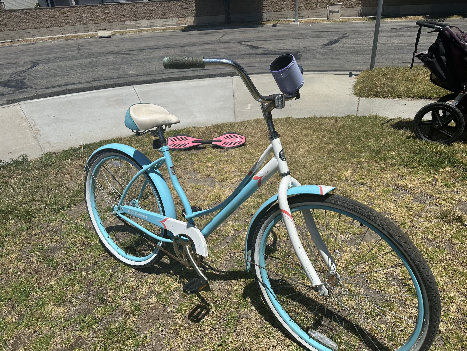 SCHWINN LEGACY BEACH CRUISER