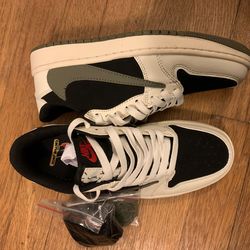 Sneakers size 6.5 women /5y new