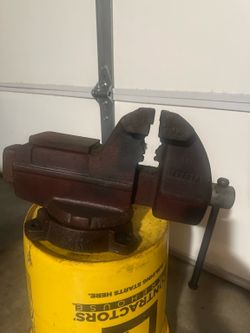 Bench Vise