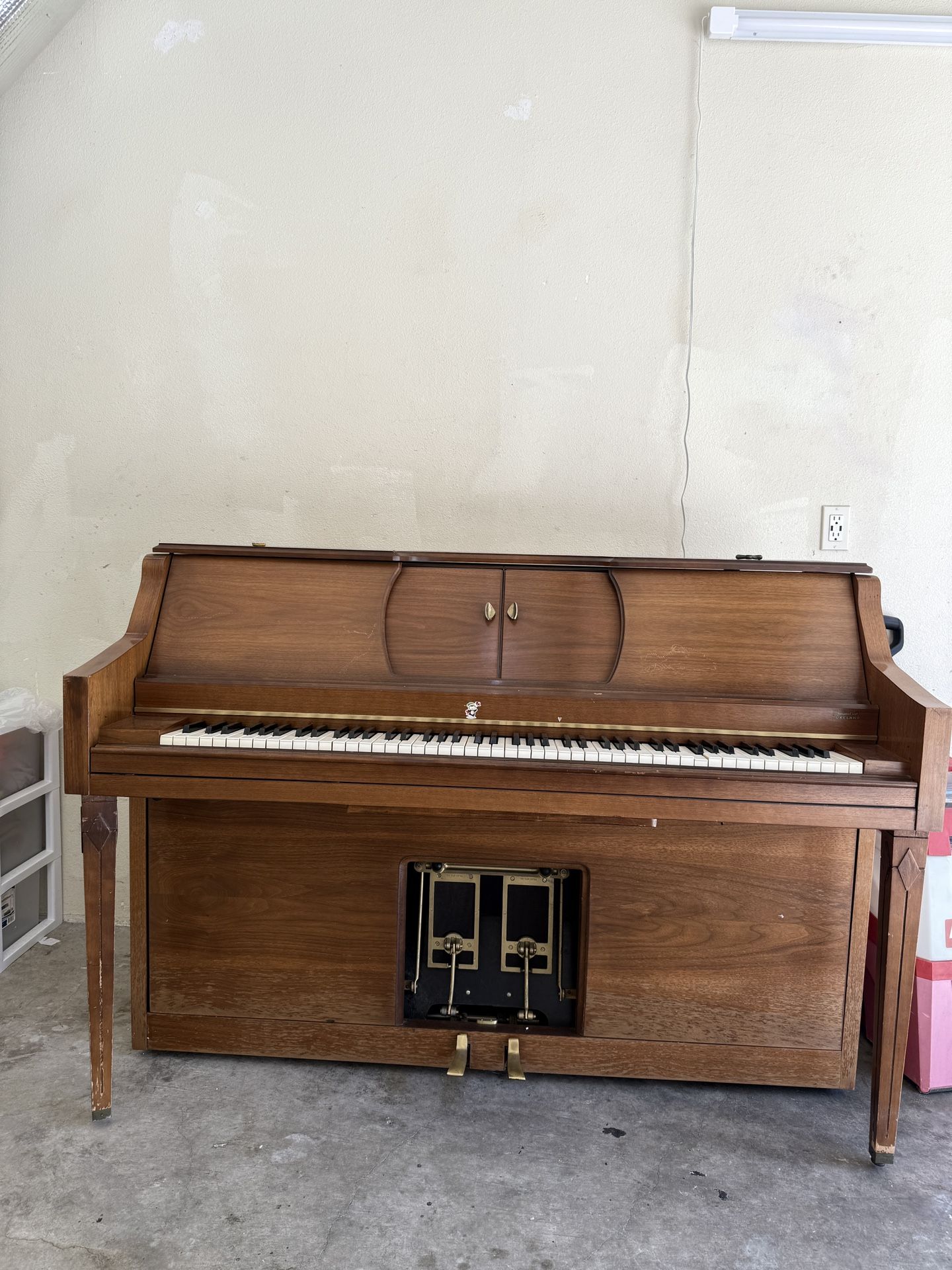 Vintage Piano