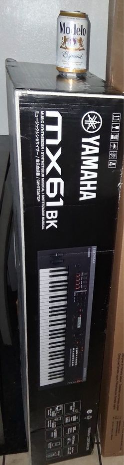 Yamaha MX61 BK Music Synthesizer