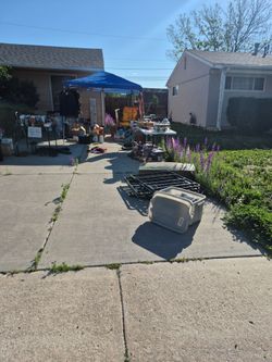 MOVING SALE  65 HAYES DR COLORADO SPRINGS COLORADO 80911