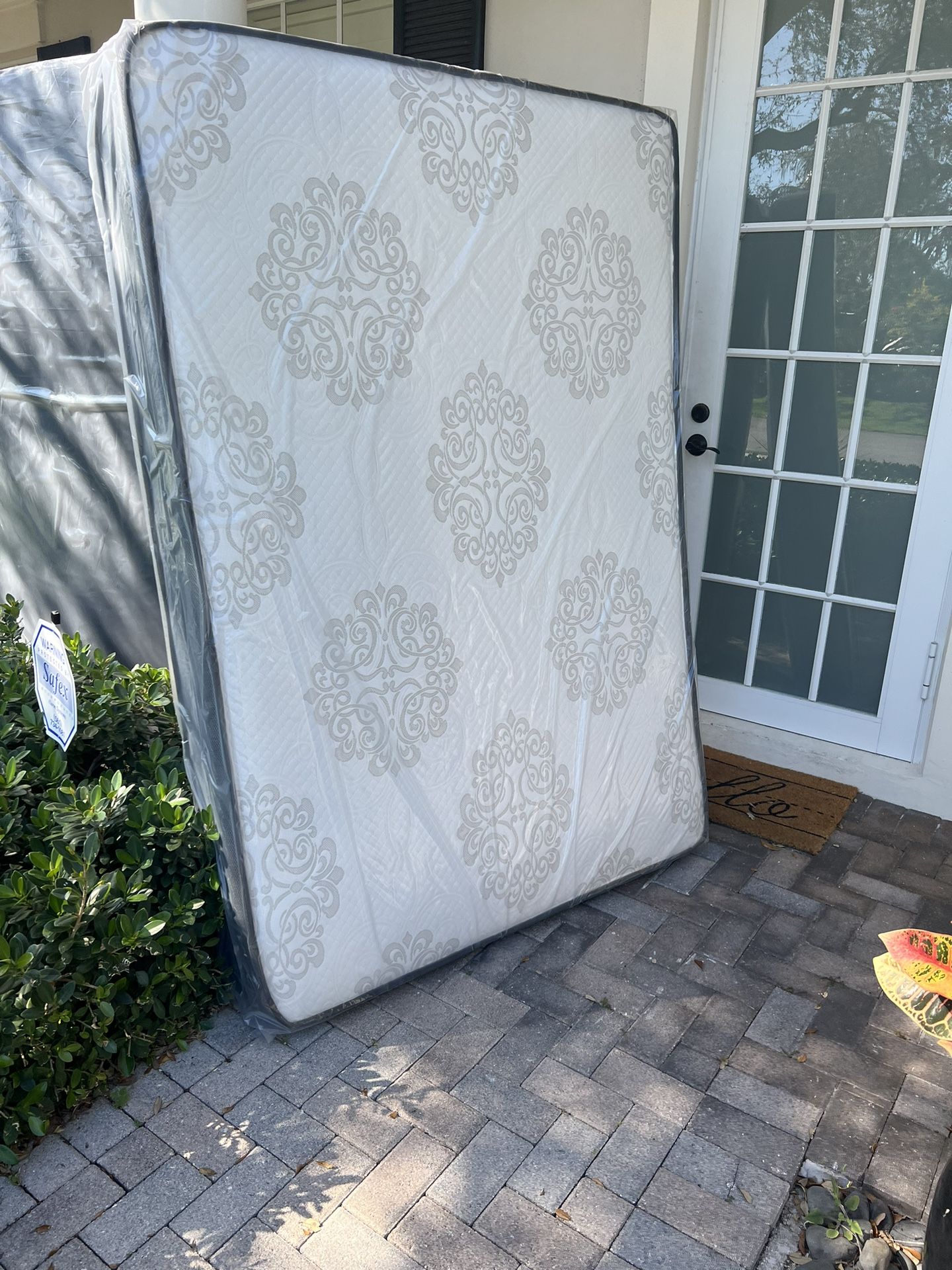 Mattresses: twin full  queen regular  Colchon Nuevo Colchones plush or pillow top available cama bed mattress