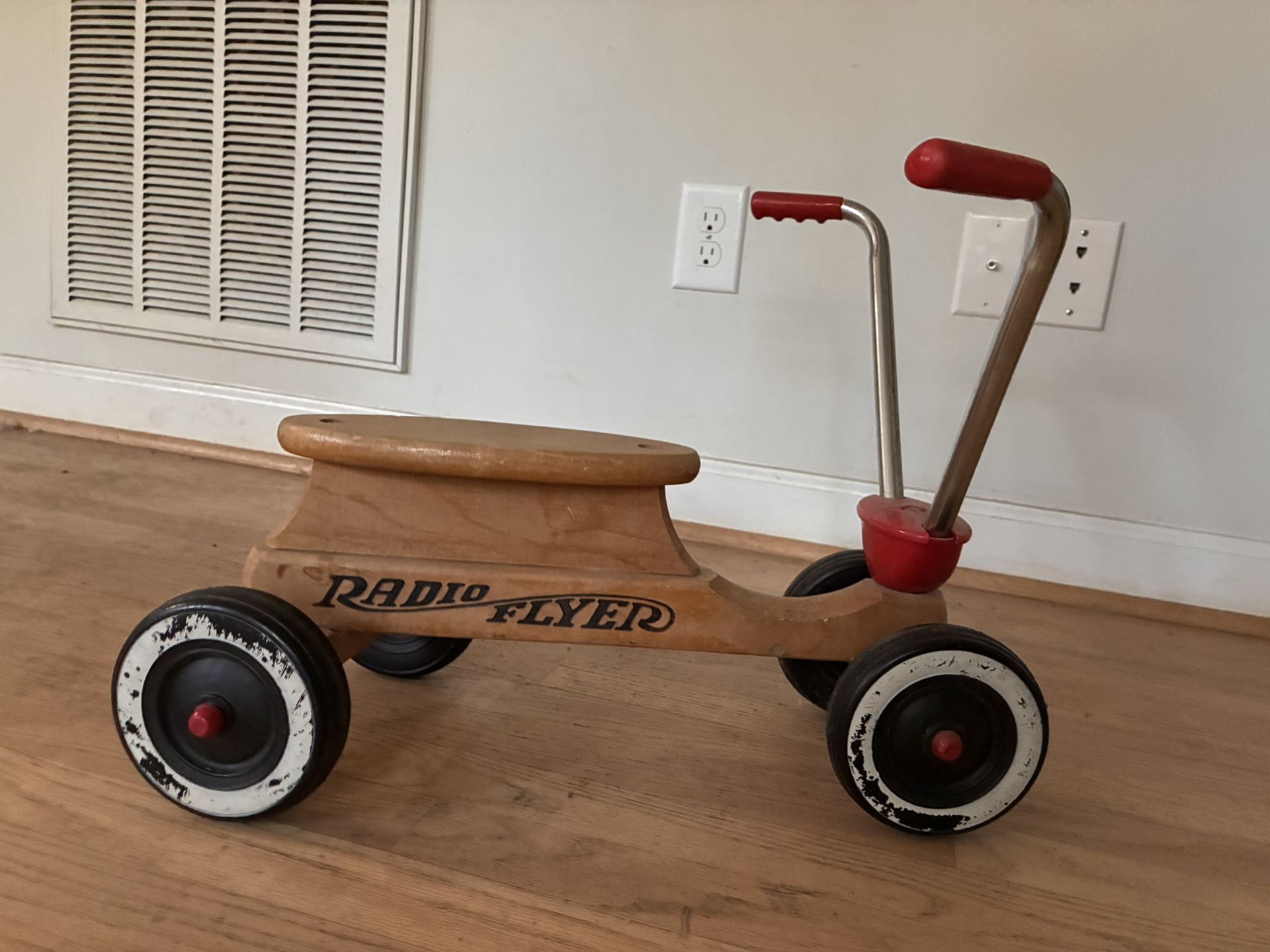 Little radio Flyer