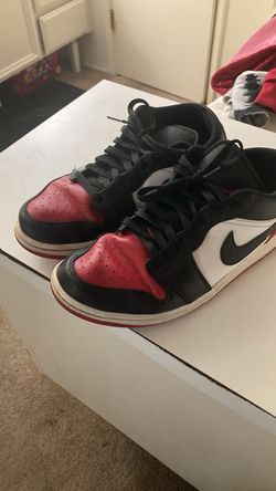 Air Jordan 1 Low Bred Toe Sneakers