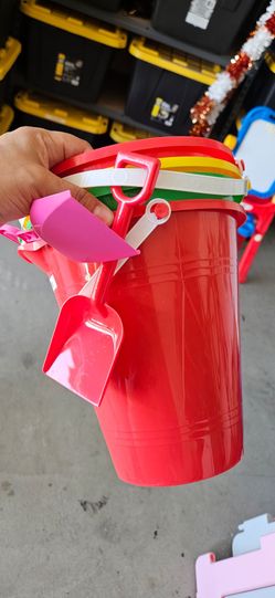 Free sand buckets