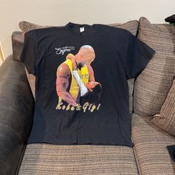 Size XL. Kobe, Bryant And Gigi. T-shirt condition like new.