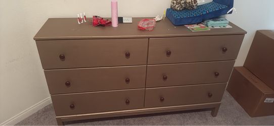 6-Drawer Wood Dresser