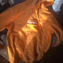 Supreme Hoodie 