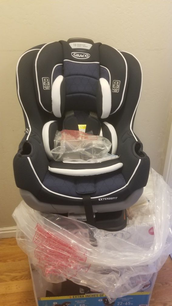 New Graco car seat $150