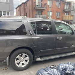 Nissan Armada 2005
