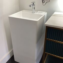Royal Solid Surface Pedestal Sink