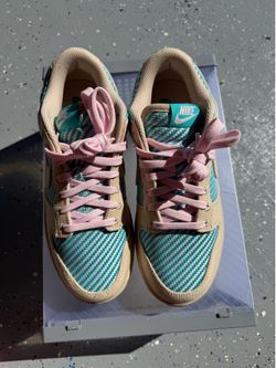Women’s Nike Dunk