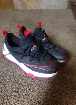 Lebron 13 lows