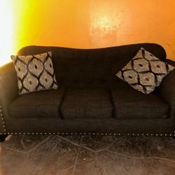 2 BEAUTIFUL COUCHES