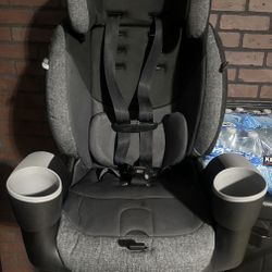 Evenflo Maestro Sport Harness Booster Car Seat