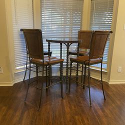 Riverside Furniture Beautiful Pub Table /Dining Table Set With 4 Chairs 
