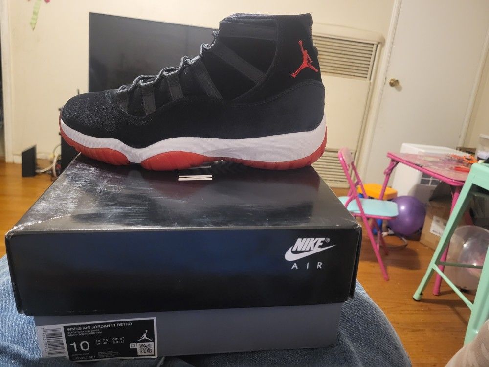 Jordan Velvet 11s Sz 10 Women 