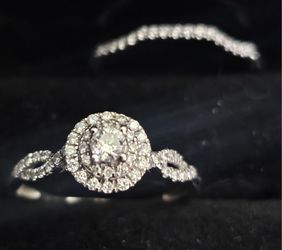 Diamond Engagement Ring & Wedding Band