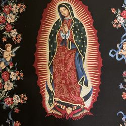 Mantelito De La Virgen De Guadalupe - Mide Aproximadamente 21” por 41” En Tela De Algodón