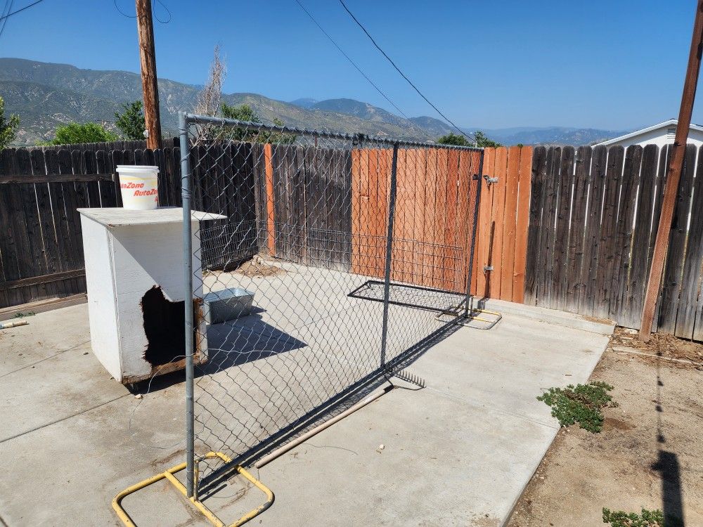 12 Foot Fence And 2 Stands