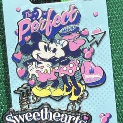 Disney sweethearts Nite Pin 