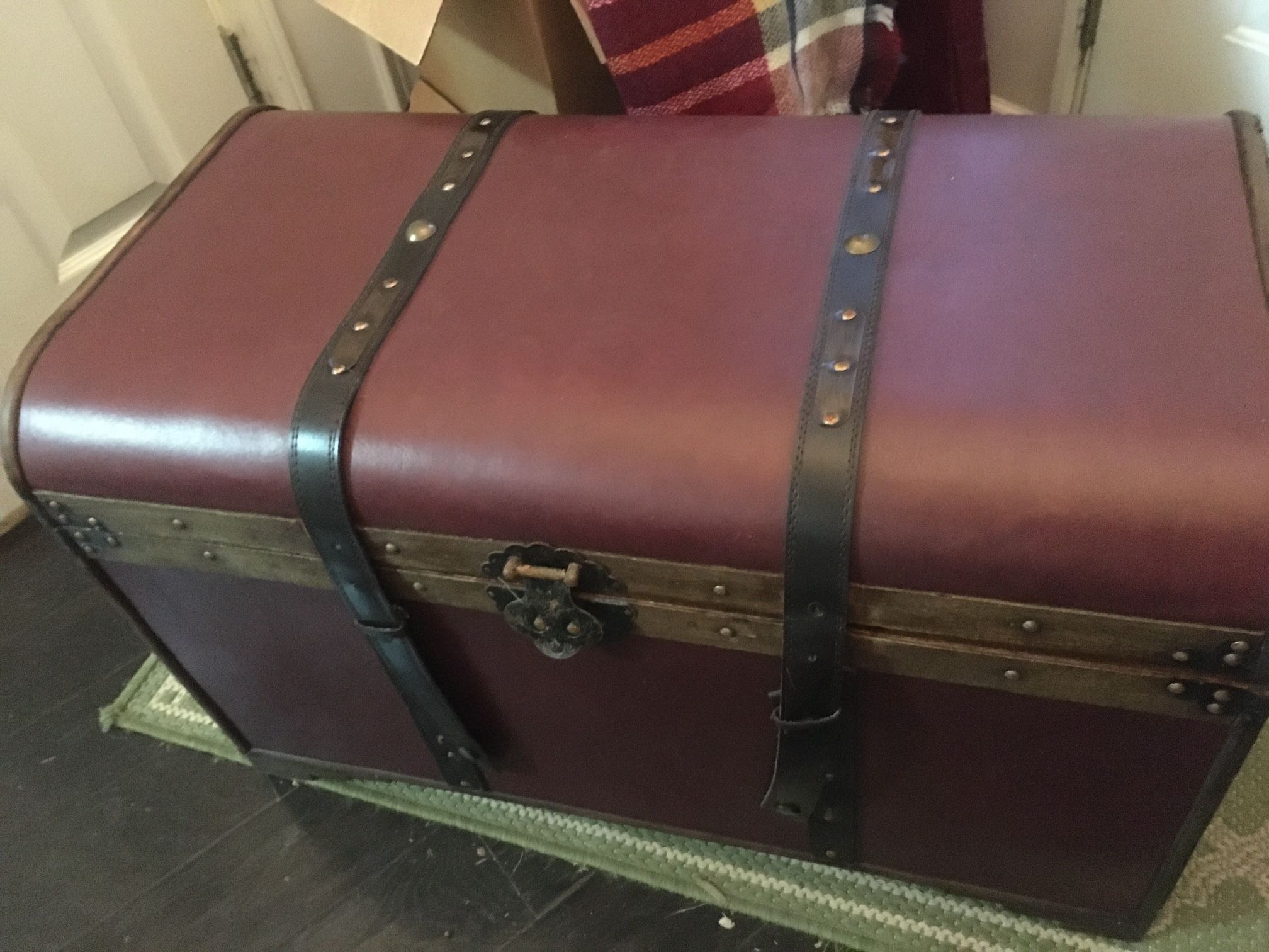 Steamer Trunk. Lined. Leather Straps