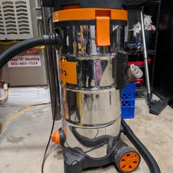 Kubta Used Shop Vac.  Needs Deep Cleaning 