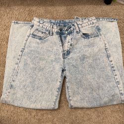 Light wash jeans with bows