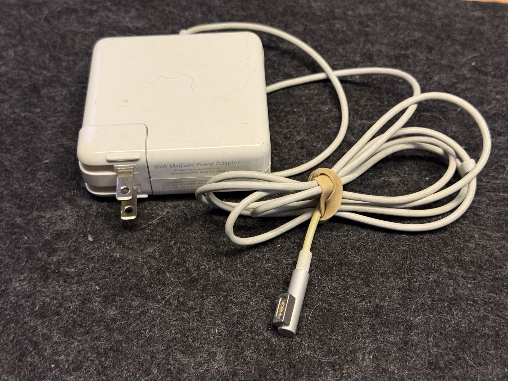 Apple MagSafe Power Adapter A1343 85W