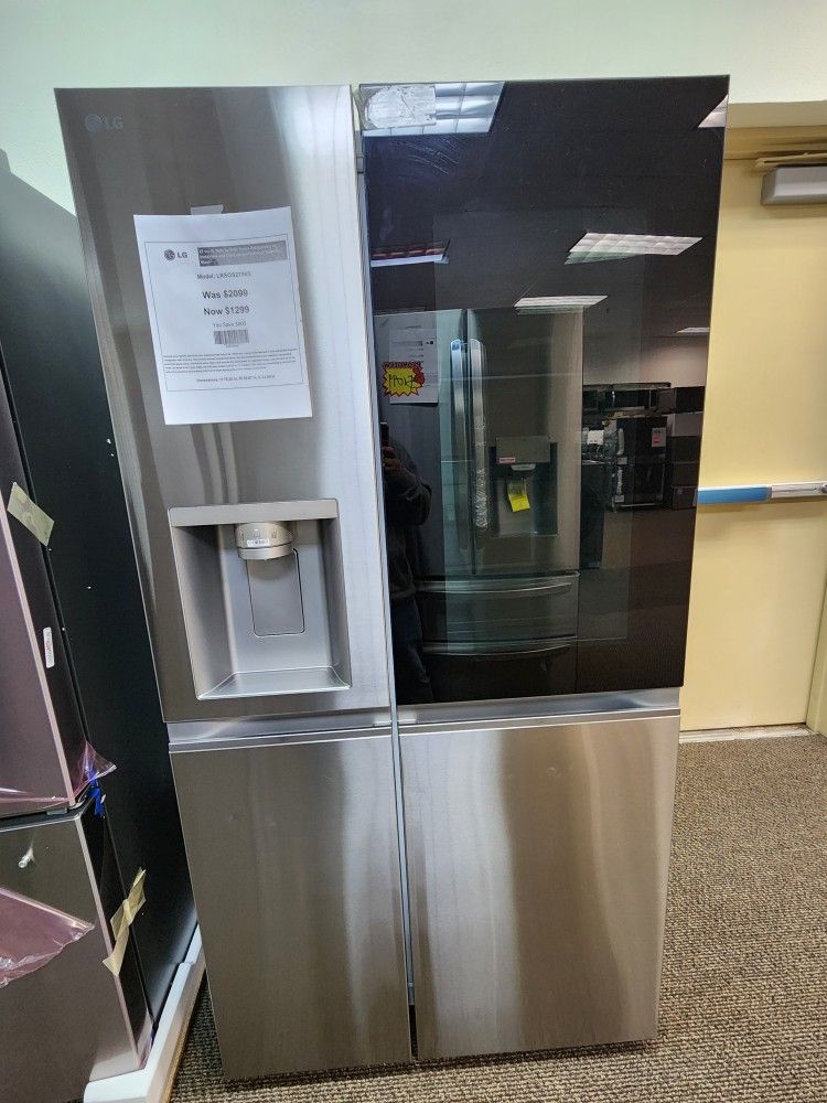 27 cu. ft. Side by Side Smart Refrigerator wl
instaView and Craft ice in PrintProof Stainless
Steel