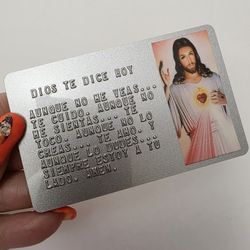 DIOS TE DICE HOY AUNQUE NO ME VEAS TE CUIDO REFLEXIONES CRISTIANAS TARJETA GRAVADA EN PLÁSTICO