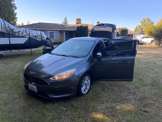 2018 Ford Focus SE Hatchback.